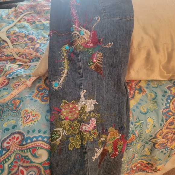 Embellished capri jeans - Picture 3 of 4